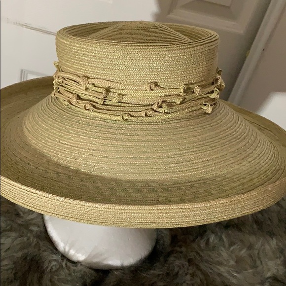 Green straw hat - Picture 2 of 4